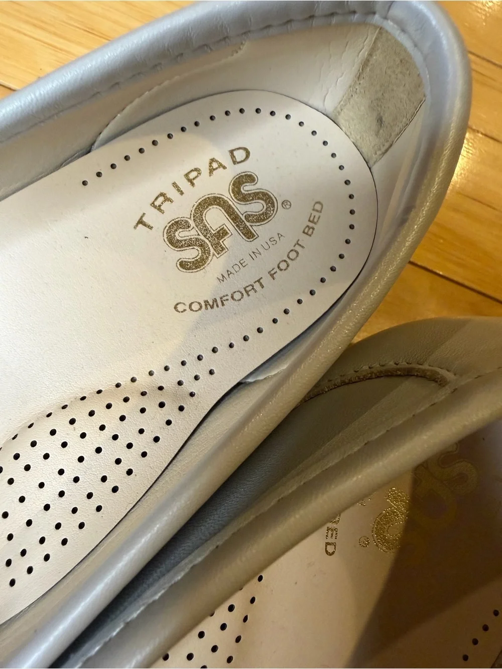 SAS Tripad Comfort Silver Leather Loafers Womens 7.5 W Wide Slip On Shoes